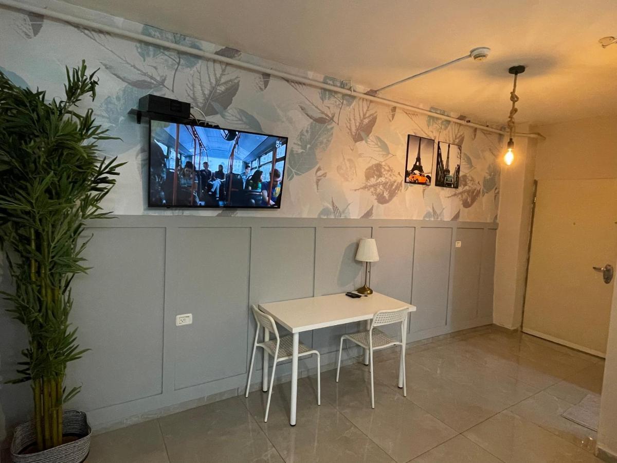 דירות רוטשילד Petach Tikva Exterior foto